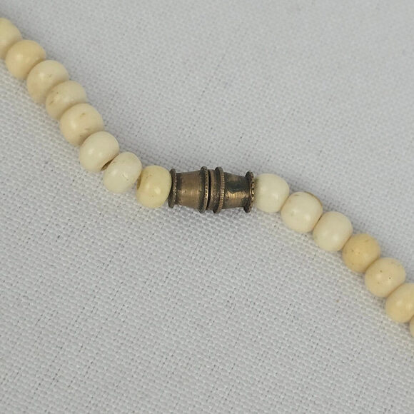 Vintage Hawaiian Natural Puka Shell and Carnelian Stone Necklace - Picture 5 of 6